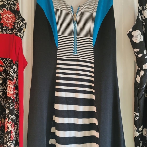 Dawn's Dresses - Picture 8 of 16